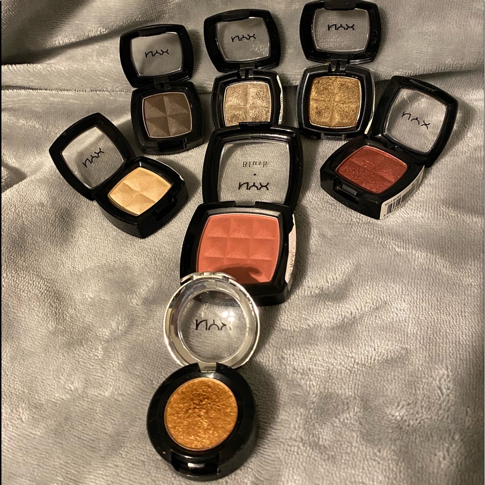 NYX eyeshadow x6  and Blush